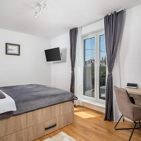 Modern House Jadranka With Pool - Happy * Pinezići