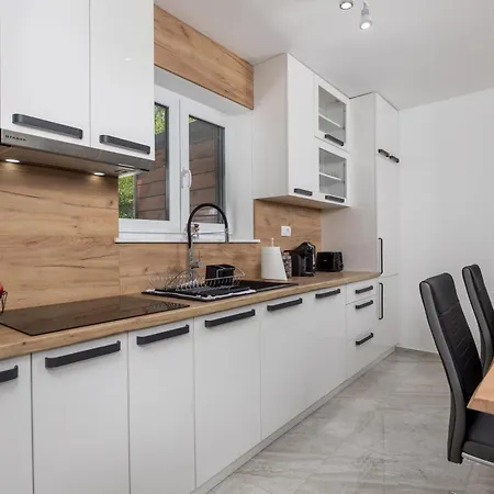 펜션 Modern House Jadranka With Pool - Happy Pinezići