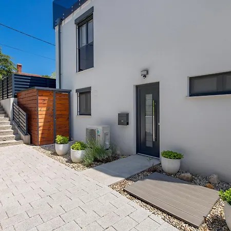 Modern House Jadranka With Pool - Happy 別荘 Pinezići