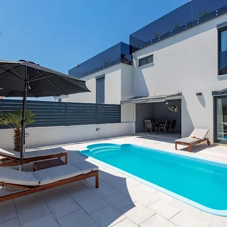 別荘 Modern House Jadranka With Pool - Happy *