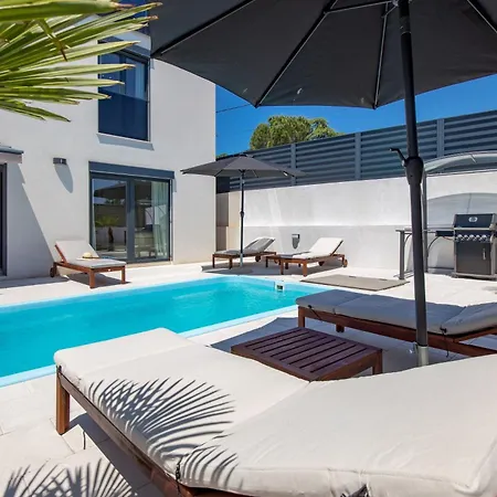 別荘 Modern House Jadranka With Pool - Happy