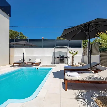 Modern House Jadranka With Pool - Happy Pinezići
