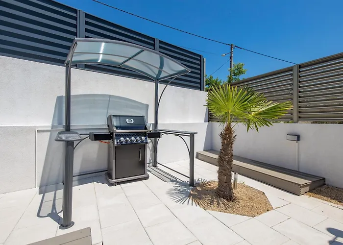 Holiday home Modern House Jadranka With Pool - Happy